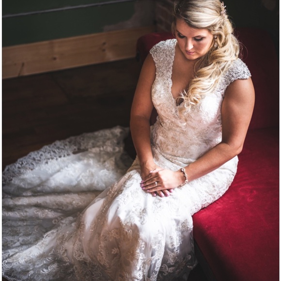 Dresses & Skirts - Wedding dress